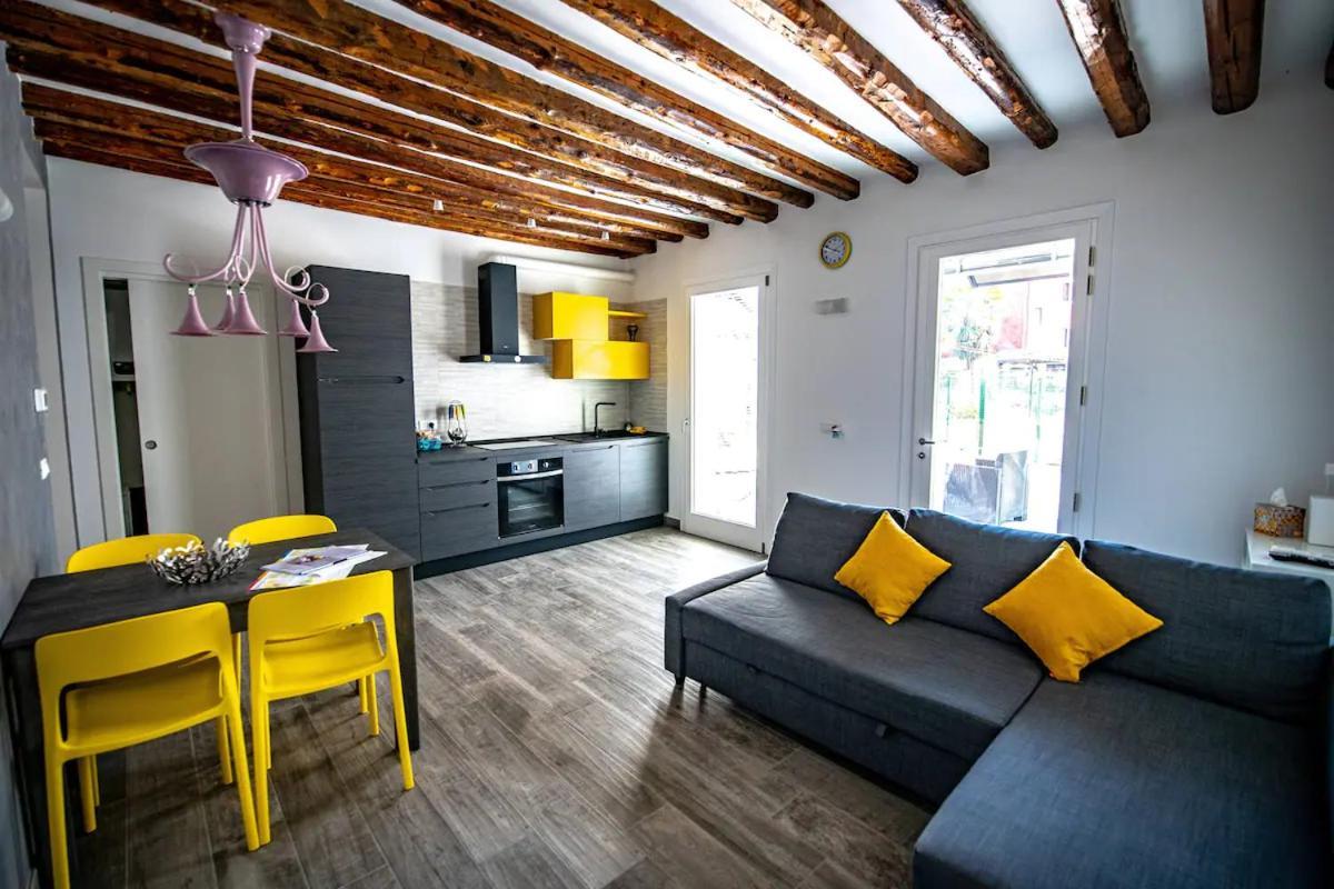Yellow Garden Venise